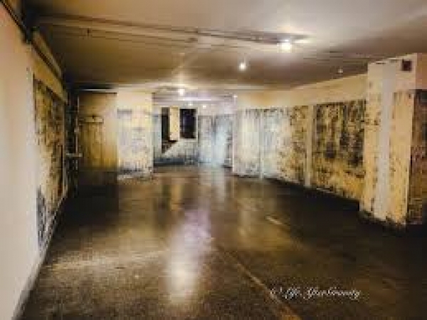 &Pi;&iota;&tau;&sigma;&iota;&rho;ί&kappa;&iota; &amp; Kommandantur.